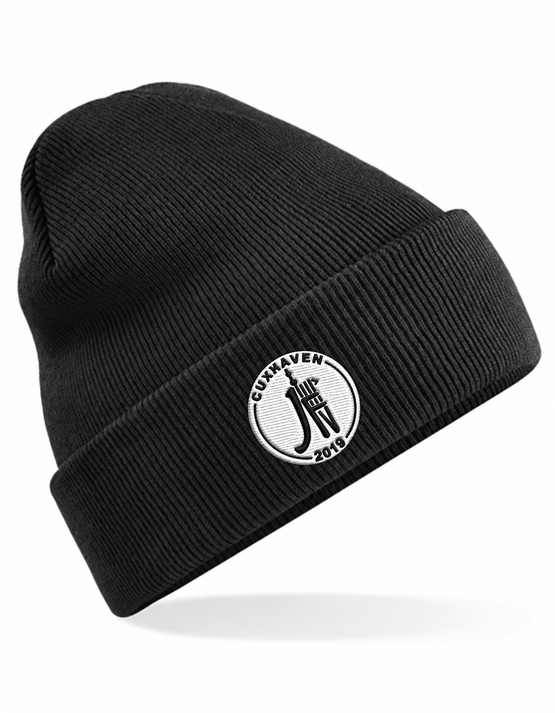 JFV Cuxhaven Mütze in Black mit schwarzem Emblem und weißer Füllstickerei in plastischer Stickoptik